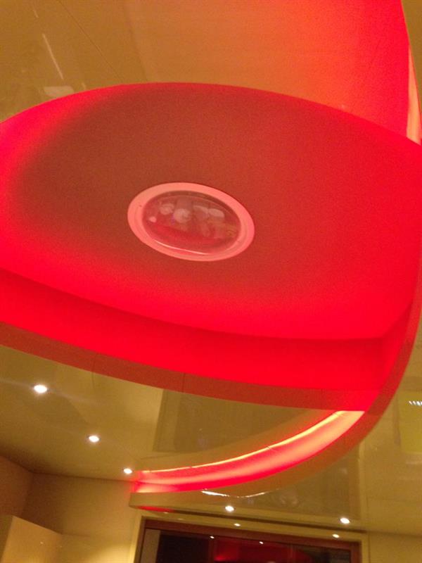 luce rossa soffitto
